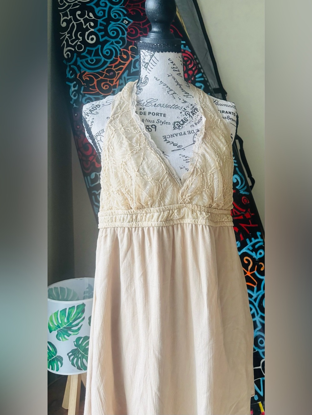Lace Halter feminine dress in cream
